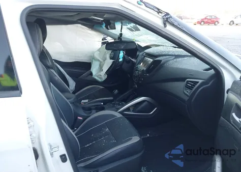 2013 Hyundai Veloster Turbo W/Black z USA, uszkodzony, nr VIN KMHTC6AE7DU097807